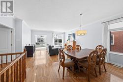 Open concept main floor w tons of natural light. - 