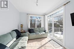 Additional all season rm & access to deck! - 