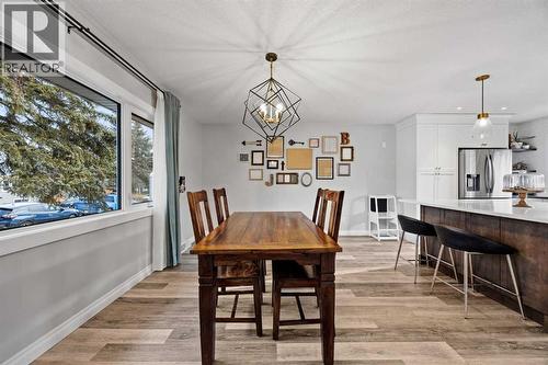 123 Sackville Drive Sw, Calgary, AB - Indoor Photo Showing Dining Room