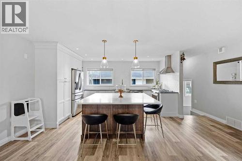 123 Sackville Drive Sw, Calgary, AB - Indoor Photo Showing Kitchen With Upgraded Kitchen