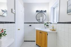 Salle de bains attenante à la CCP - 