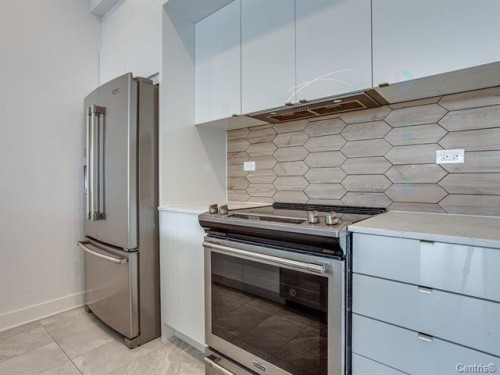 Cuisine - 105-5265 Rue Mackenzie, Montréal (Côte-Des-Neiges/Notre-Dame-De-Grâce), QC - Indoor Photo Showing Kitchen