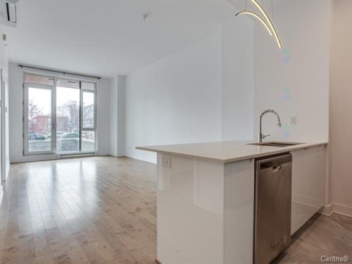 Cuisine - 105-5265 Rue Mackenzie, Montréal (Côte-Des-Neiges/Notre-Dame-De-Grâce), QC - Indoor Photo Showing Kitchen