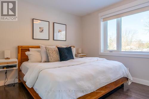 704 Francis Road, Burlington, ON - Indoor Photo Showing Bedroom