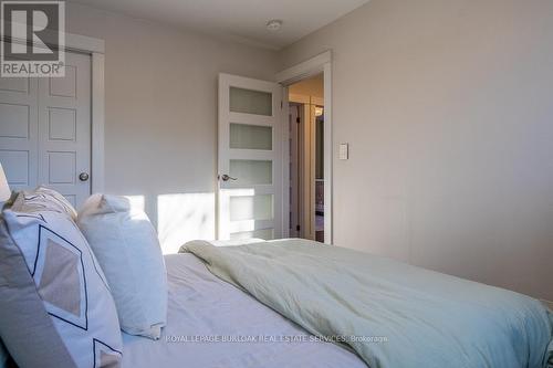 704 Francis Road, Burlington, ON - Indoor Photo Showing Bedroom