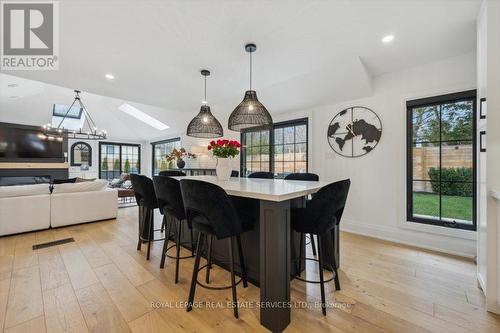 169 Oakes Drive, Mississauga, ON - Indoor Photo Showing Dining Room