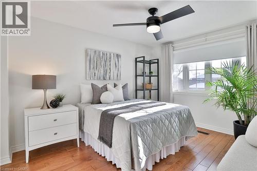 565 Harmony Avenue, Burlington, ON - Indoor Photo Showing Bedroom