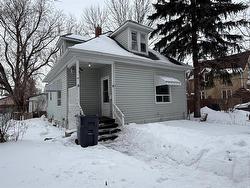 49 6th Street NE  Portage La Prairie, MB R1N 1G4