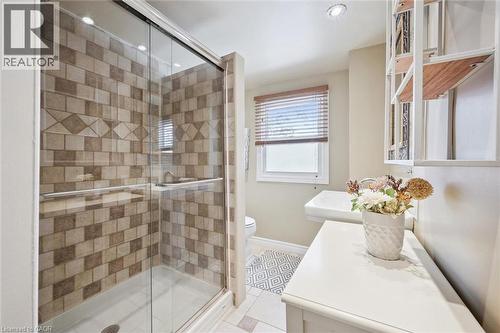 164 Jackson Avenue, Kitchener, ON - Indoor Photo Showing Bathroom