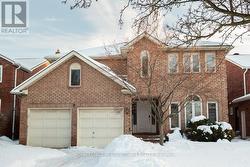 9 HANNA AVENUE  Richmond Hill, ON L4B 1Y6