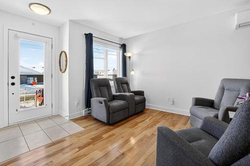 Salon - 194 Rue Cuthbert, Berthierville, QC - Indoor Photo Showing Living Room
