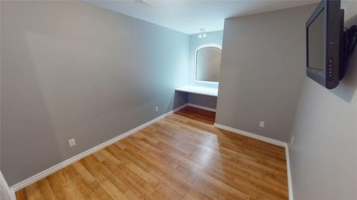 325 4Th Avenue, Kimberley, BC - Indoor Photo Showing Other Room