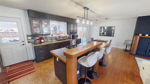 325 4Th Avenue, Kimberley, BC - Indoor Photo Showing Dining Room