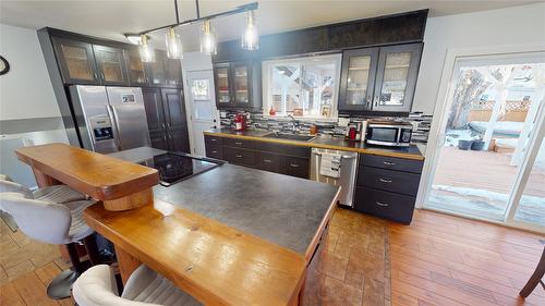 325 4Th Avenue, Kimberley, BC - Indoor