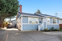 1123 Reynolds Rd  Saanich, BC V8P 2K5