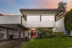 1027 Wurtele Pl  Esquimalt, BC V9A 4S2