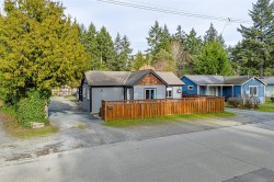 649 Pioneer Cres  Parksville, BC V9P 1T5