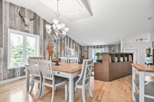 Salle à manger - 300Z Route 335, Saint-Lin/Laurentides, QC - Indoor Photo Showing Dining Room