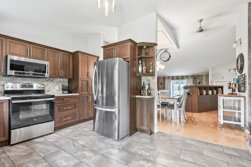 Cuisine - 300Z Route 335, Saint-Lin/Laurentides, QC - Indoor Photo Showing Kitchen