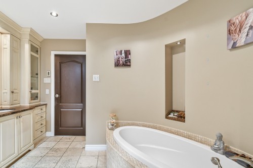 Salle de bains - 300Z Route 335, Saint-Lin/Laurentides, QC - Indoor Photo Showing Bathroom