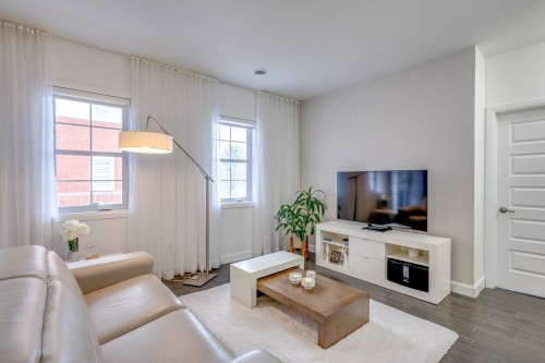 Salon - 310-1450 Av. De Rochechouart, Saint-Jérôme, QC - Indoor Photo Showing Living Room