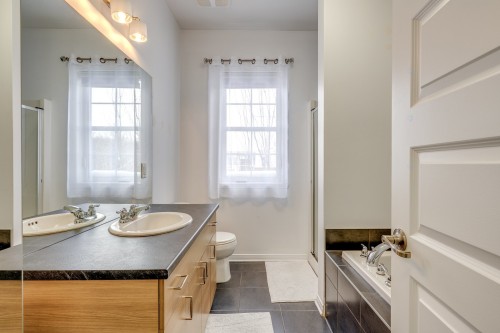 Salle de bains - 310-1450 Av. De Rochechouart, Saint-Jérôme, QC - Indoor Photo Showing Bathroom