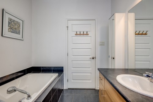 Salle de bains - 310-1450 Av. De Rochechouart, Saint-Jérôme, QC - Indoor Photo Showing Bathroom