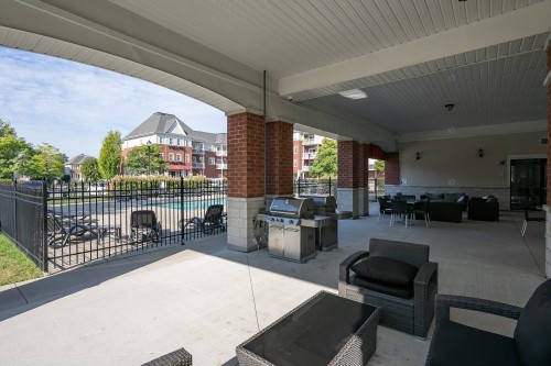 Salle communautaire - 310-1450 Av. De Rochechouart, Saint-Jérôme, QC - Outdoor With Exterior