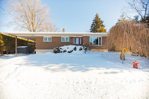 674 Rue Parker  Longueuil (Greenfield Park), QC J4V 1S8