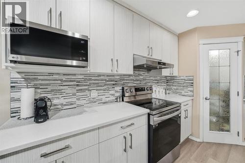 131 San Fernando Crescent Ne, Calgary, AB - Indoor Photo Showing Kitchen With Upgraded Kitchen