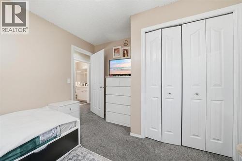 131 San Fernando Crescent Ne, Calgary, AB - Indoor Photo Showing Bedroom