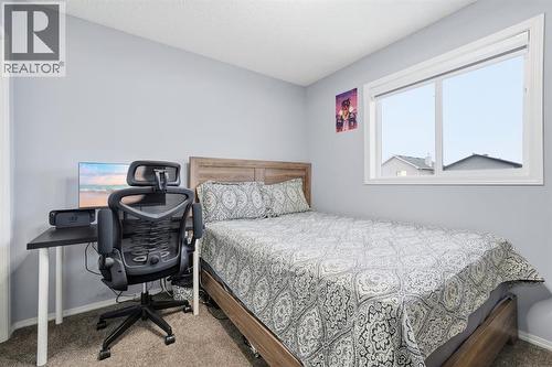 131 San Fernando Crescent Ne, Calgary, AB - Indoor Photo Showing Bedroom