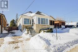 1054 EAST AVENUE  Mississauga, ON L5E 1W9