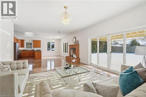 593 Rymal Road W, Hamilton, ON - Indoor Photo Showing Living Room