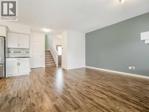 98 Moonlight Boulevard W, Lethbridge, AB - Indoor Photo Showing Kitchen