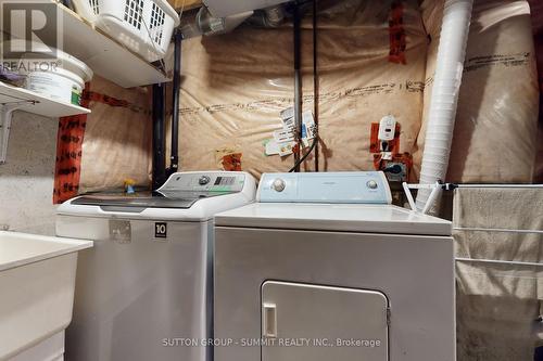 1249 Foxglove Place, Mississauga, ON - Indoor Photo Showing Laundry Room
