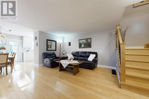 1249 Foxglove Place, Mississauga, ON - Indoor Photo Showing Living Room