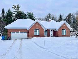 59 Ch. Wright  Chelsea, QC J9B 1M2