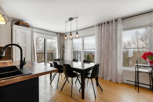 Salle à manger - 19 Ch. De La Fleur-De-Lune, Saint-Sauveur, QC - Indoor Photo Showing Dining Room