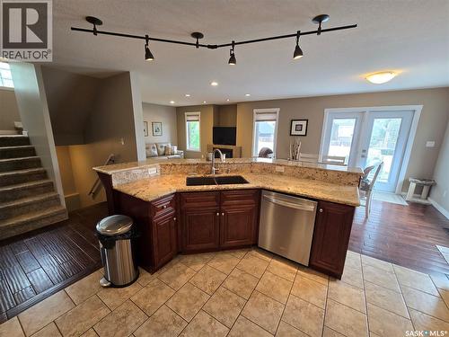 721 Barber Crescent, Weyburn, SK - Indoor Photo Showing Kitchen
