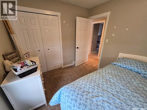 721 Barber Crescent, Weyburn, SK - Indoor Photo Showing Bedroom