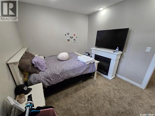 721 Barber Crescent, Weyburn, SK - Indoor Photo Showing Bedroom