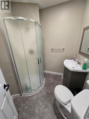 721 Barber Crescent, Weyburn, SK - Indoor Photo Showing Bathroom