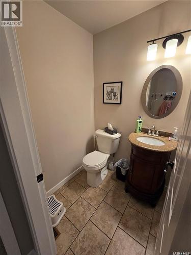 721 Barber Crescent, Weyburn, SK - Indoor Photo Showing Bathroom