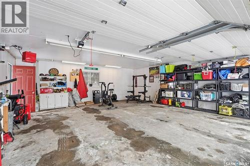 200 1St Avenue, Marcelin, SK - Indoor Photo Showing Garage