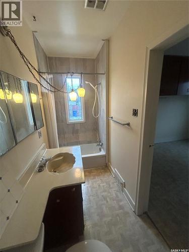 236 12Th Street E, Prince Albert, SK - Indoor