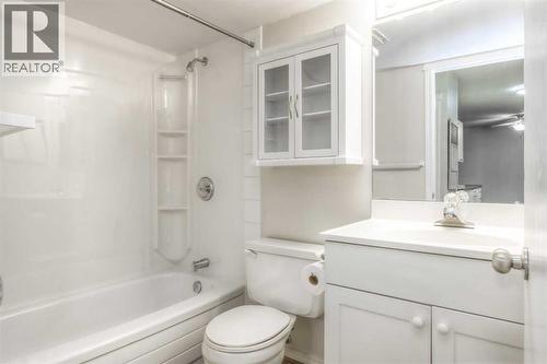 102, 626 2 Avenue Ne, Calgary, AB - Indoor Photo Showing Bathroom