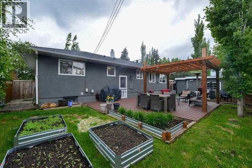 19 Garrick Drive Sw, Calgary, AB - Outdoor With Exterior