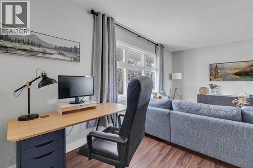 19 Garrick Drive Sw, Calgary, AB - Indoor Photo Showing Office