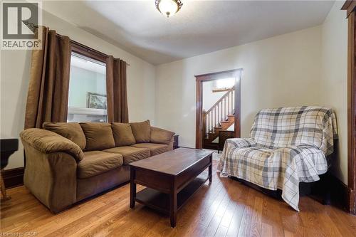 392 Breithaupt Street, Kitchener, ON - Indoor Photo Showing Living Room